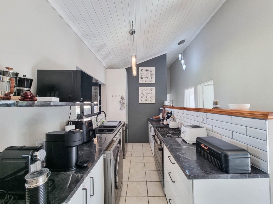 4 Bedroom Property for Sale in Sandbaai Western Cape
